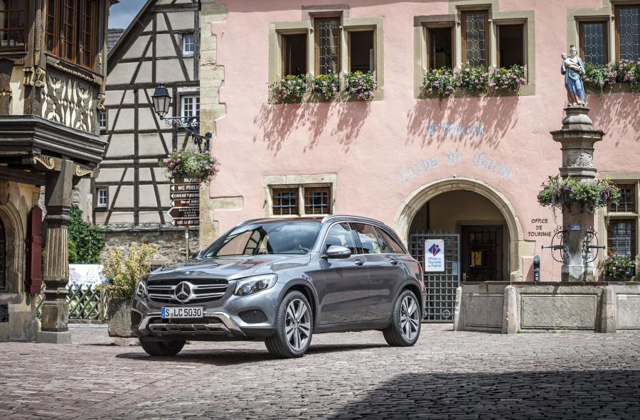  Mercedes-Benz GLC220 d 4Matic Off-Road 2015 года  (фото 1 из 24)